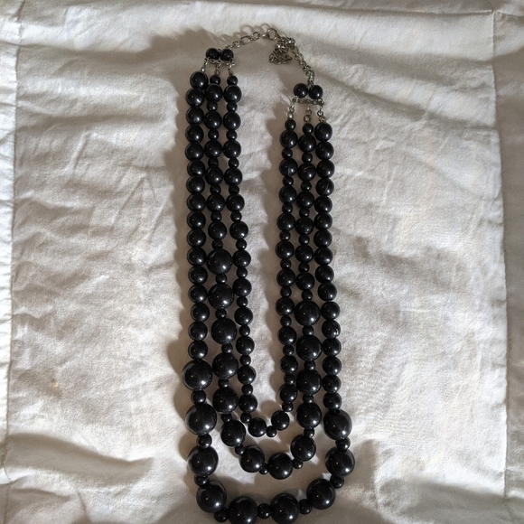 𝅺elegant Triple-Strand Black & Silver Necklace - Picture 1 of 7
